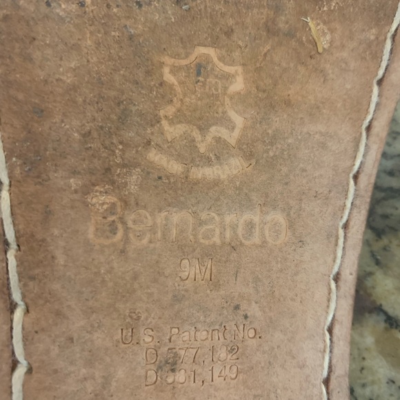 Black Bernardo Quality Leather Sandals Size 9 - Picture 4 of 4